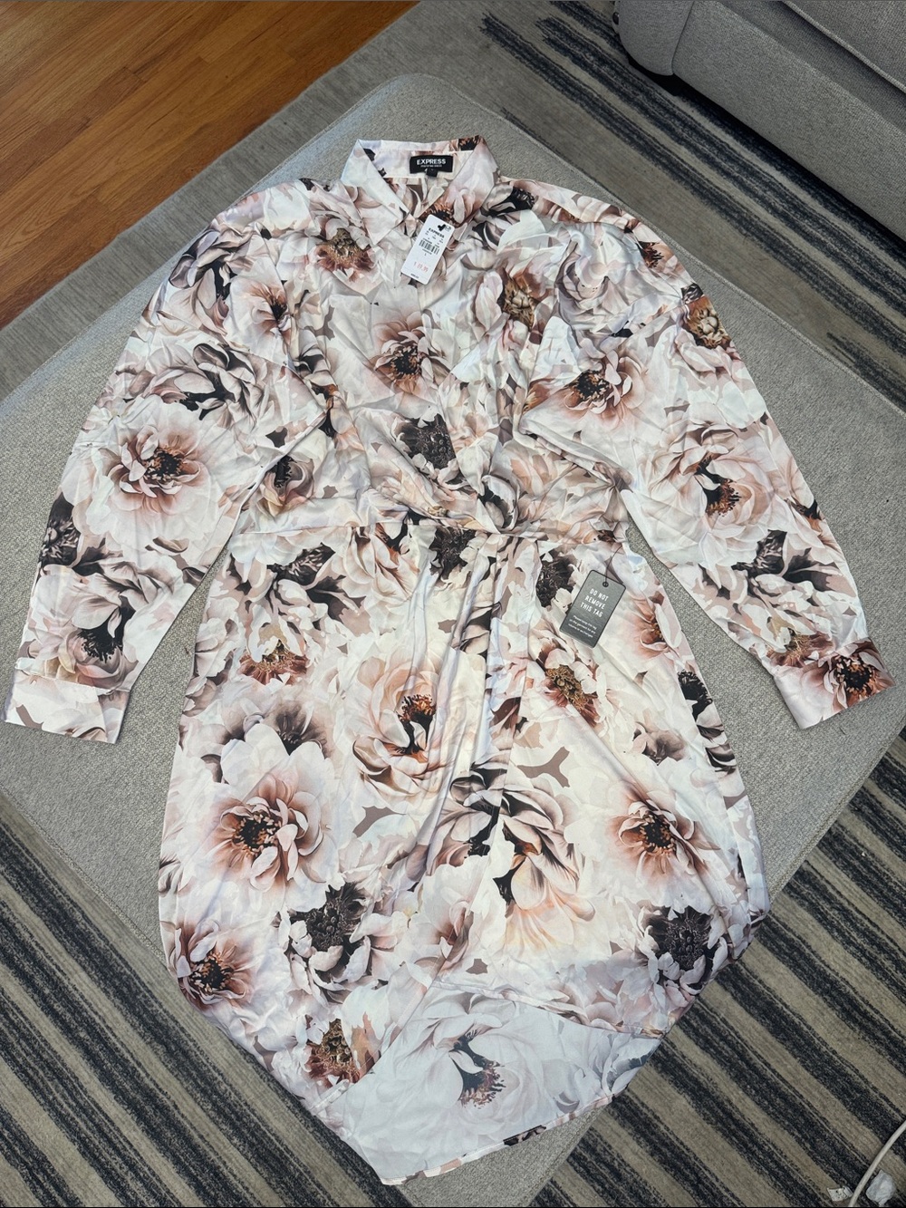 NWT Express Silky Floral Wrap Midi Dress – Size Large